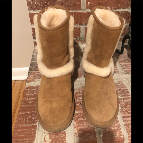 Ugg Sunburst Short Boots - Picture 3 of 3